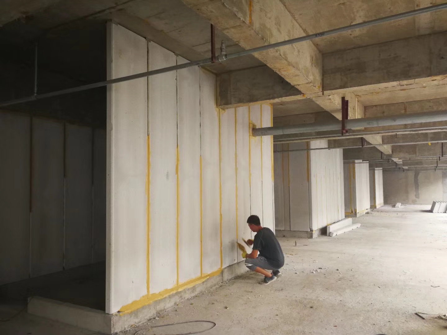 惠城无机发泡轻骨料混凝土隔墙板施工技术性能研究